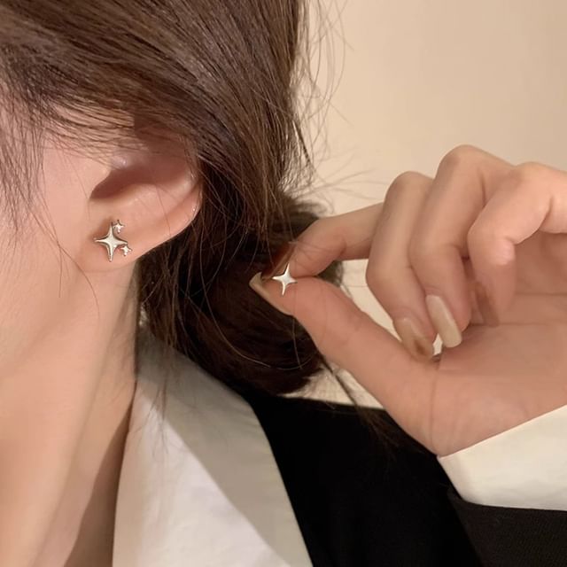 Star Asymmetrical Alloy Stud Earring
