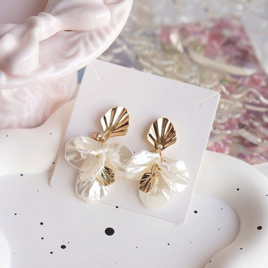 Earring Shell / Fringed Clip-On Drop