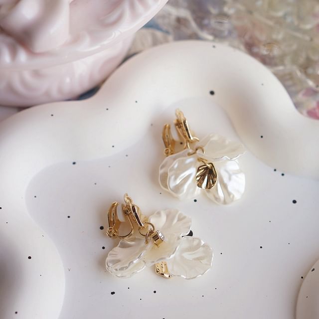 Earring Shell / Fringed Clip-On Drop