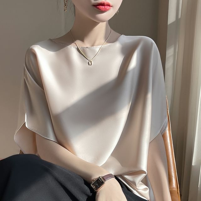 Elbow-Sleeve Round Neck Plain Blouse