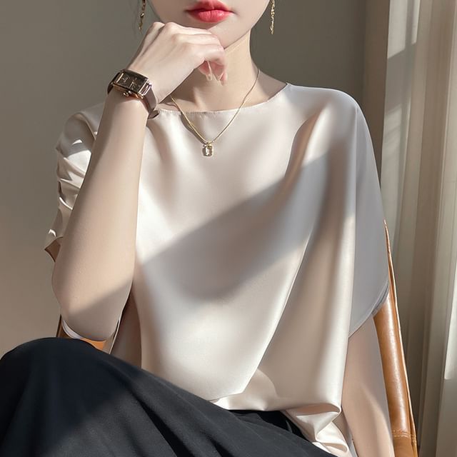 Elbow-Sleeve Round Neck Plain Blouse