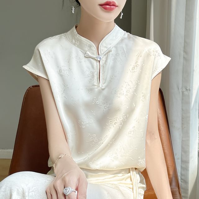 Cap-Sleeve Stand Collar Floral Jacquard Frog Buttoned Satin Blouse