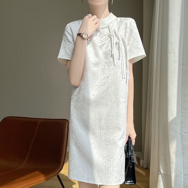 Short-Sleeve Stand Collar Floral Jacquard Frog Buttoned Satin Shift Dress