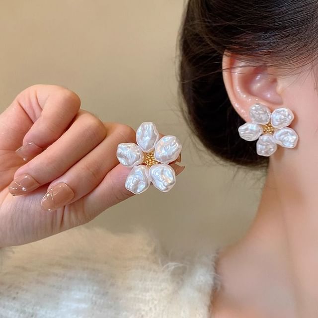 Statement Floral Alloy Earring Faux Pearl