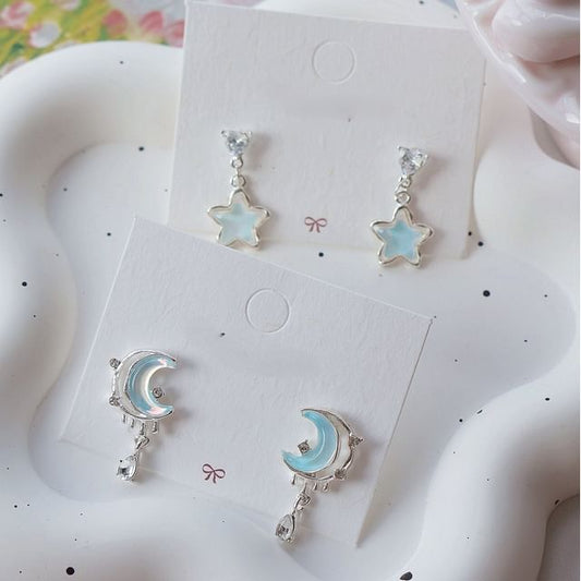 Asymmetrical Stud Earring