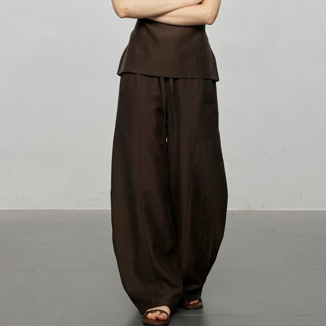 Sleeveless Mock Neck Plain Top / High Waist Wide Leg Pants