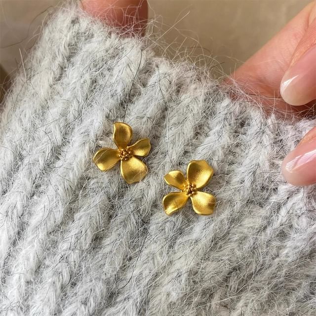 Stud Flower Ear