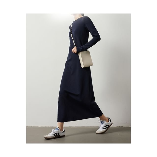 Long-Sleeve Round Neck Plain Midi A-Line Dress