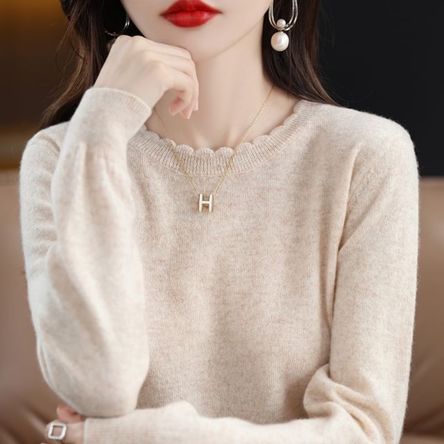 Long-Sleeve Round Neck Plain Scallop Trim Knit Top