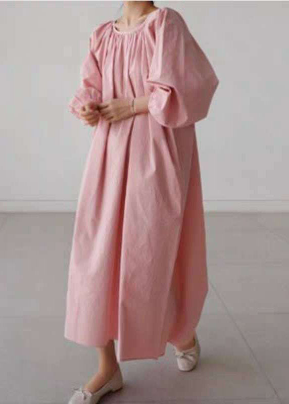 Robe froissée col rond rose maxi manches trois quarts en coton 