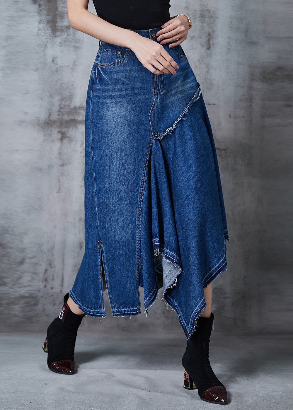 Moderner blauer asymmetrischer Jeansrock mit extra großem Saum, Sommer, QA1009 