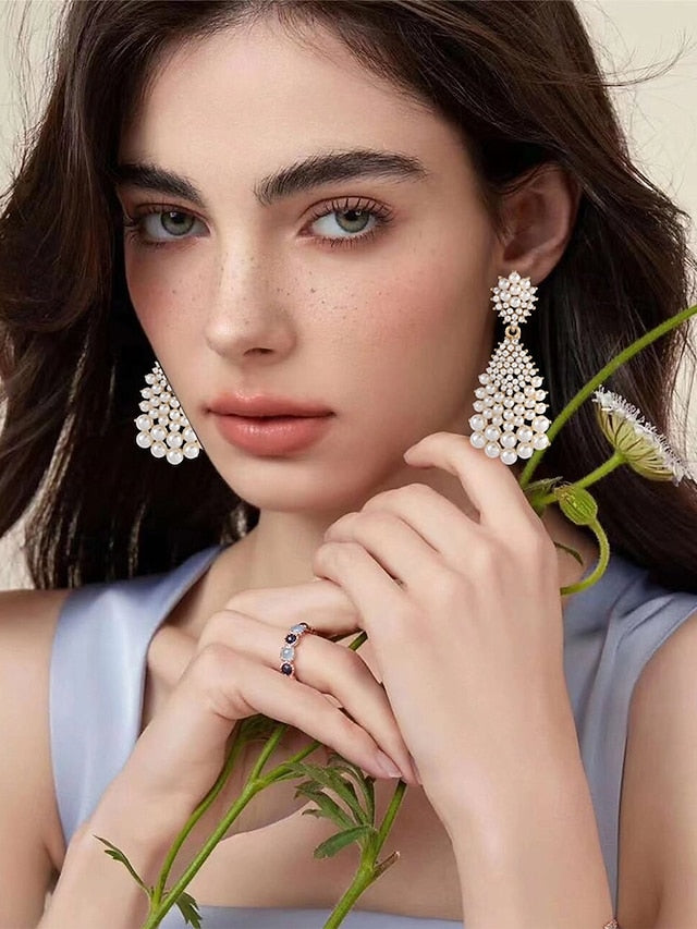 Elegant and Rhinestone Drop Vintage – Pearl Faux Earrings