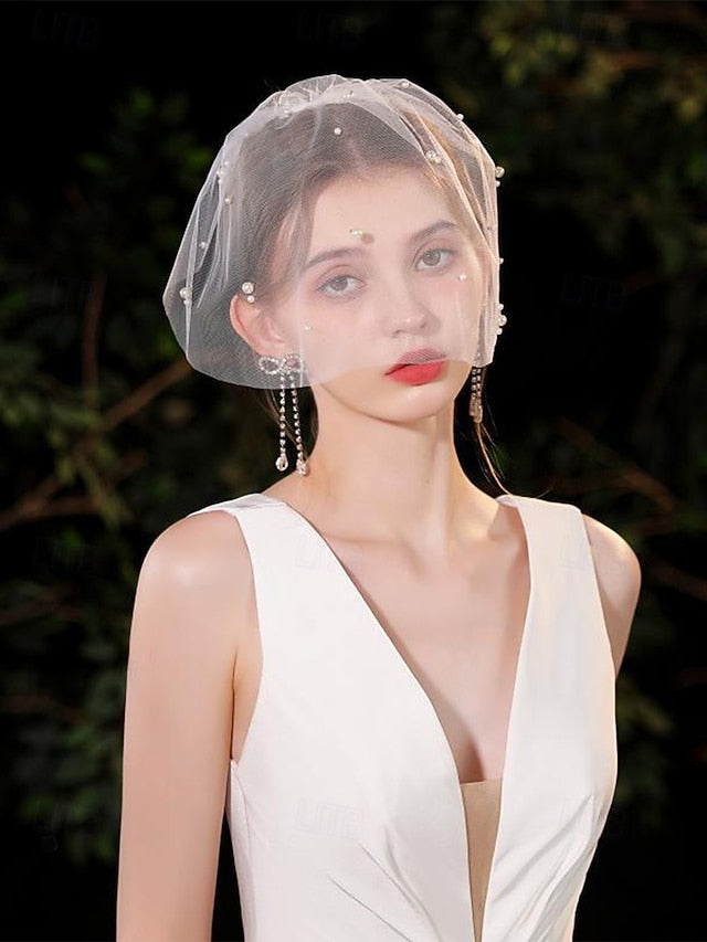 Embellishments Crystal and Veil – with Short Pearl Bridal