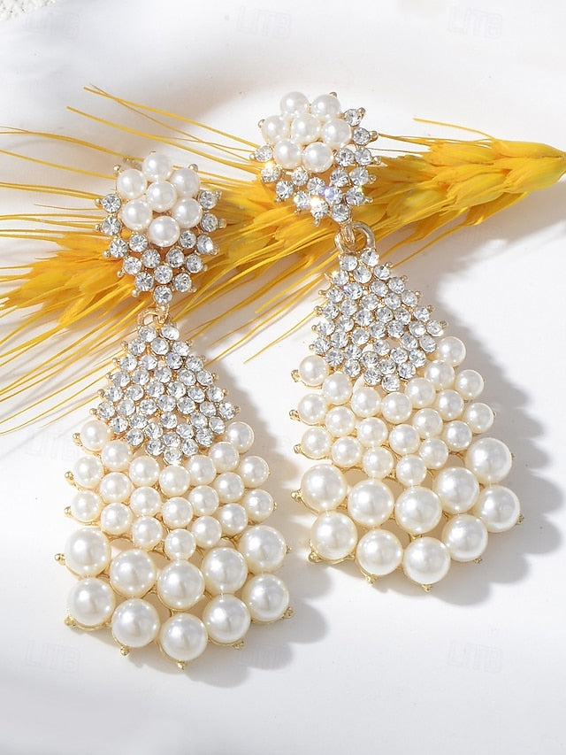 Elegant and Rhinestone Drop Vintage – Pearl Faux Earrings