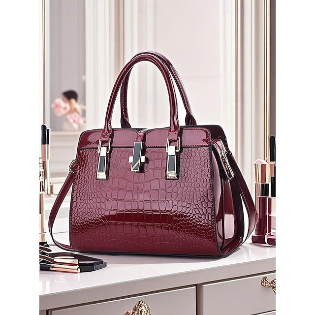 Sac à main femme en cuir verni imitation croco bordeaux