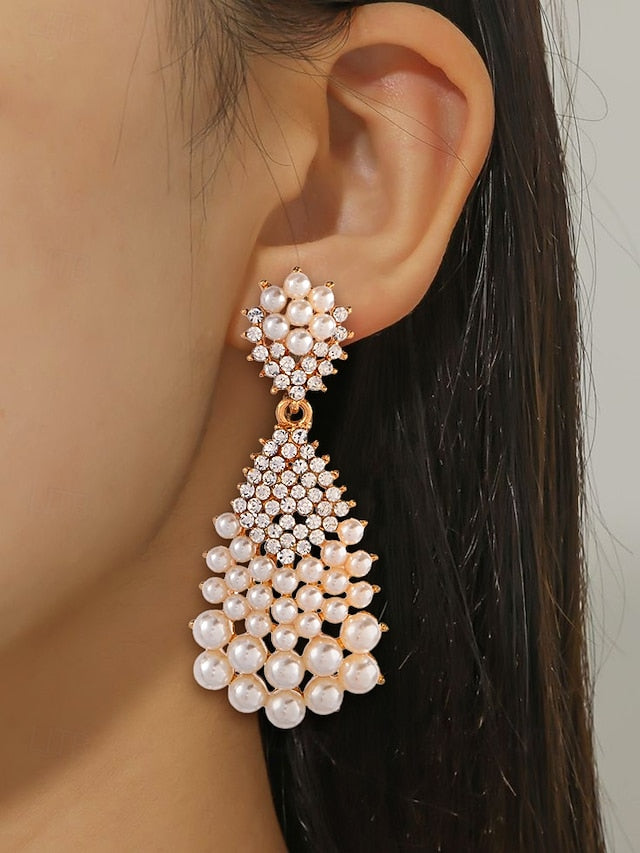 Elegant and Rhinestone Drop Vintage – Pearl Faux Earrings