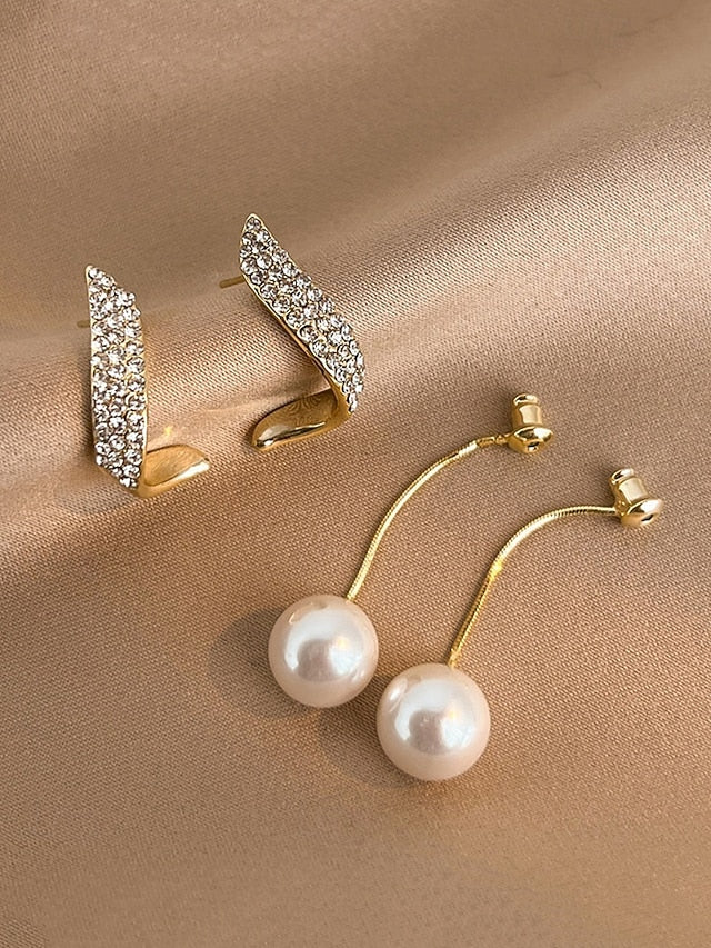 Pearl with Crystal Elegant Detailing Earrings Gold-Plated –