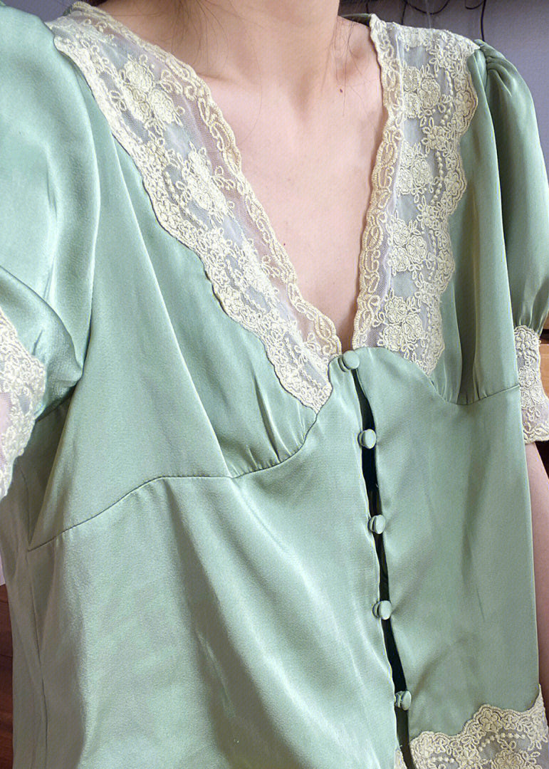 Cute Green V Neck Lace Patchwork Ice Silk Pajamas Two Piece Set Summer TO1049 - fabuloryshop