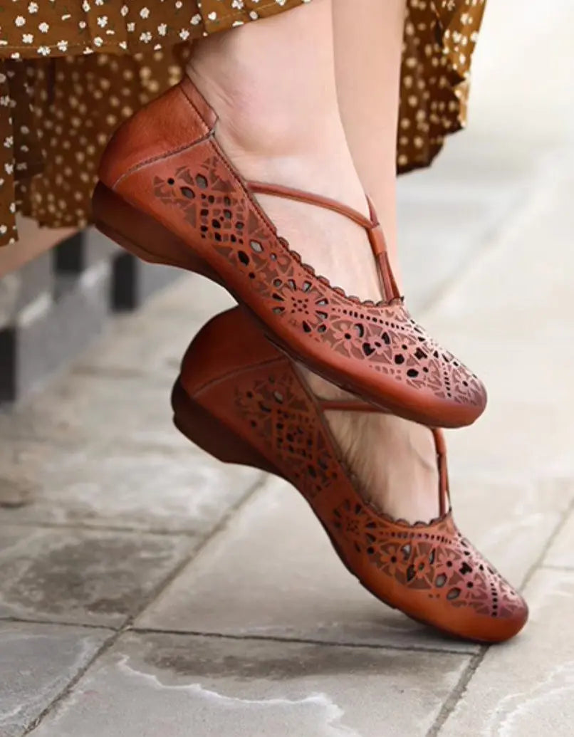 Real Leather Hand-carved Hollow Retro Flat Shoes Ada Fashion