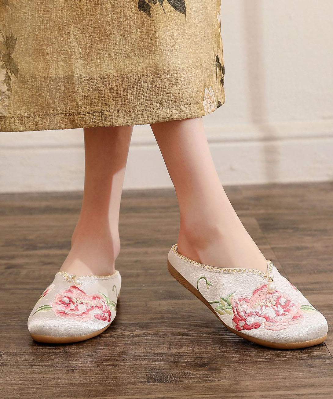 Retro Splicing Slide Sandals White Cotton Fabric Embroideried Nail Bead Ada Fashion