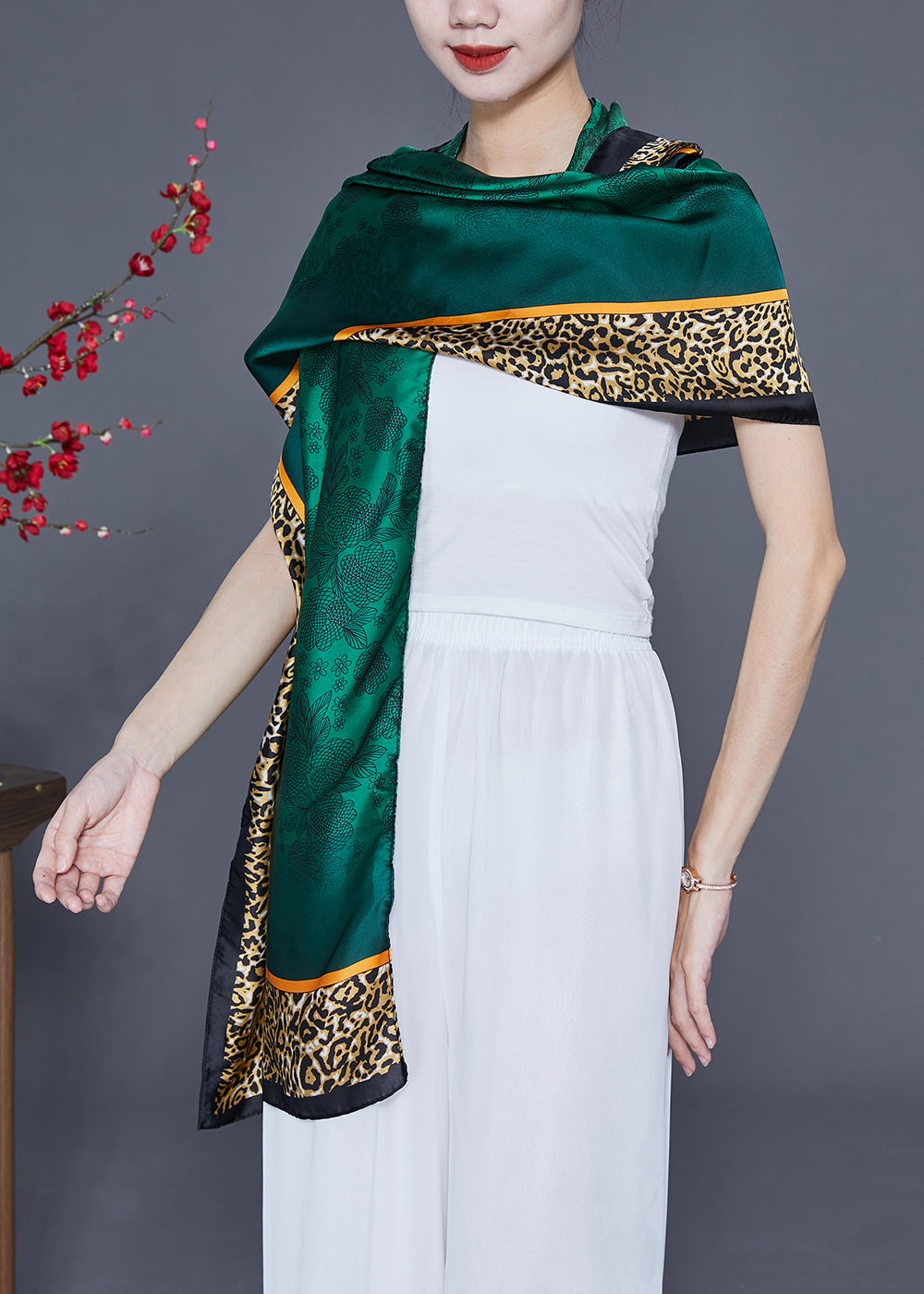 Style Green Hooded Leopard Print Silk Shawl LY2405 - fabuloryshop