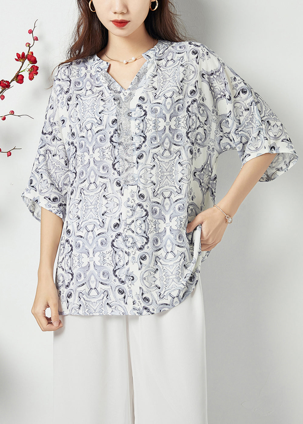 Style White V Neck Oversized Print Chiffon Shirts Summer LC0399 - fabuloryshop