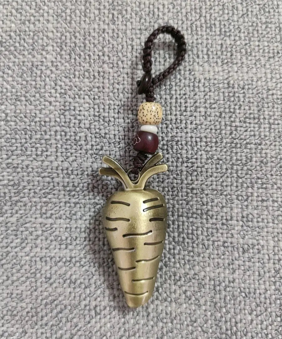 Unique Gold Alloy Wax Rope Bead Radish Keychain Ada Fashion