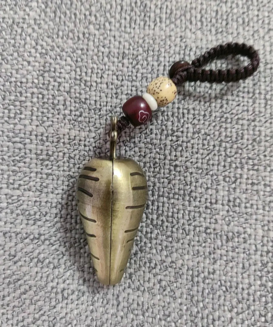 Unique Gold Alloy Wax Rope Bead Radish Keychain Ada Fashion