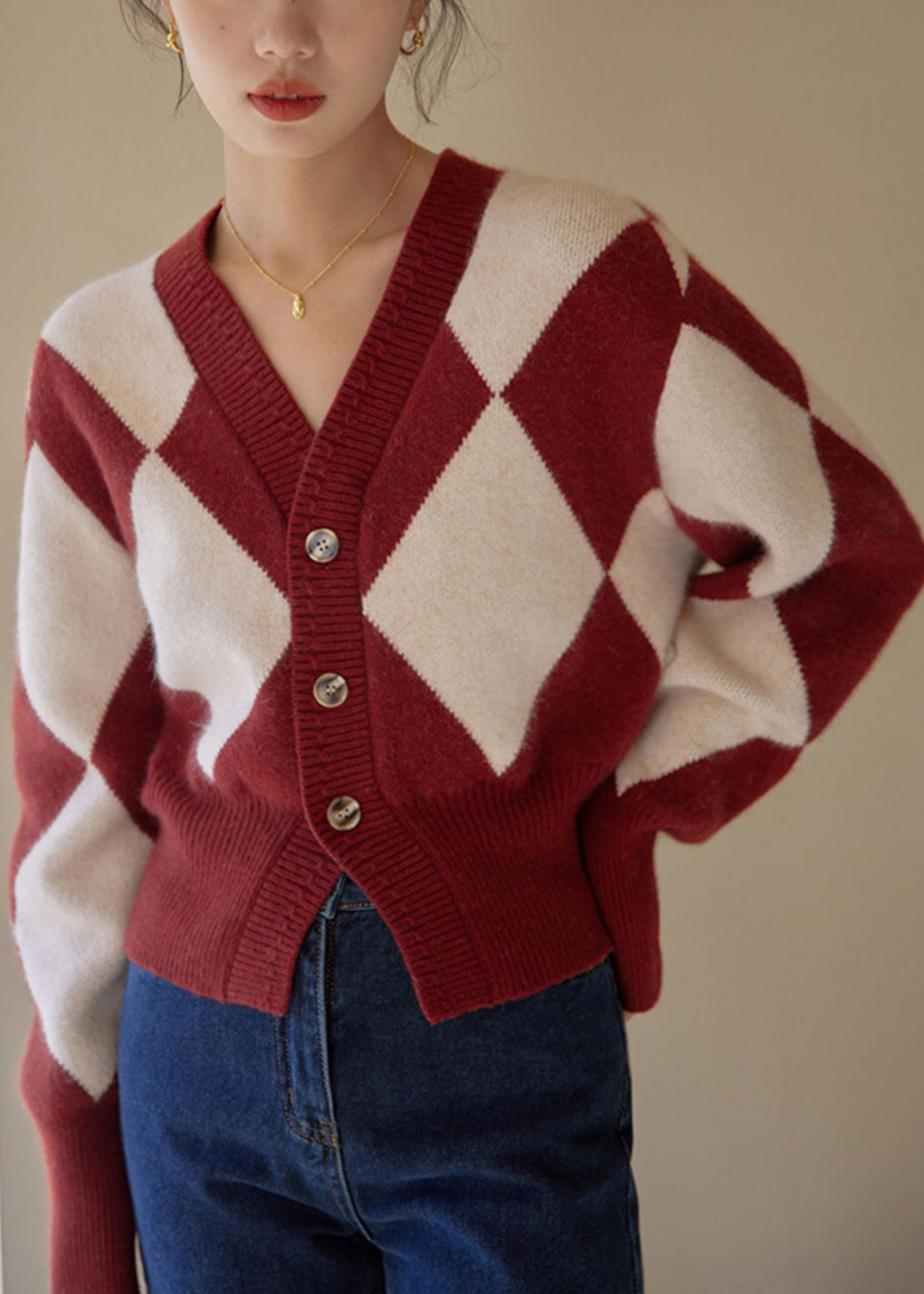 Rot karierte Patchwork-Strickpullover mit Knöpfen